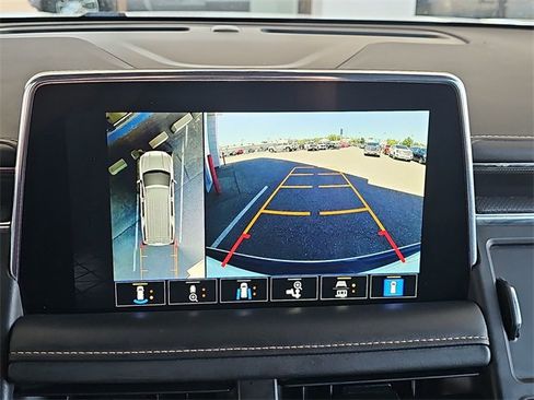 Used 2022 GMC Yukon XL AT4 w/ AT4 Premium Plus Package image 13