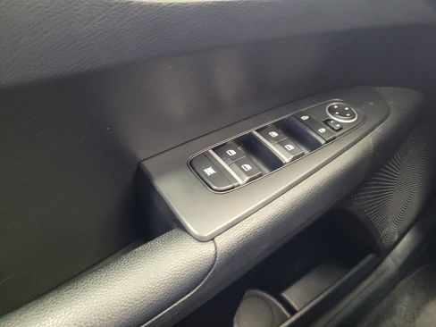 Used 2021 Kia Forte LXS FWD image 27