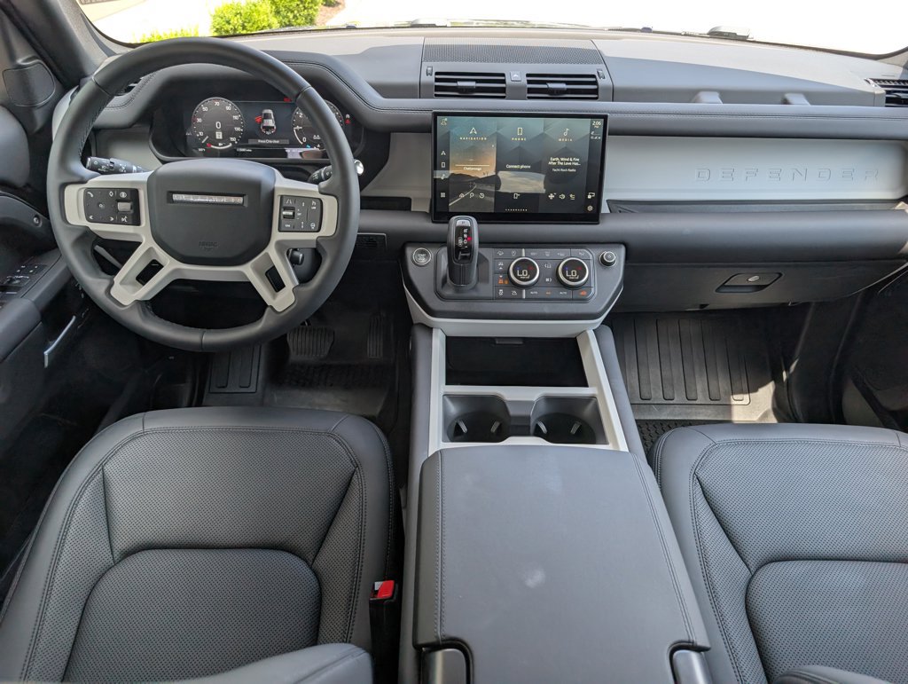 Used 2025 Land Rover Defender 110 S AWD/4WD image 11