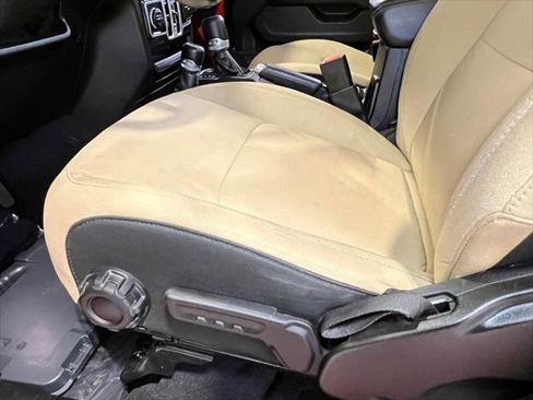 Certified 2021 Jeep Gladiator Overland w/ Cold Weather Group image 23