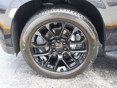 Certified 2023 GMC Yukon XL Denali image 9