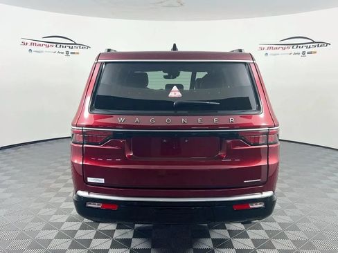 Used 2024 Jeep Wagoneer Series III w/ Premium Group I AWD/4WD image 7
