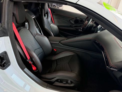 Used 2024 Chevrolet Corvette Z06 RWD image 16