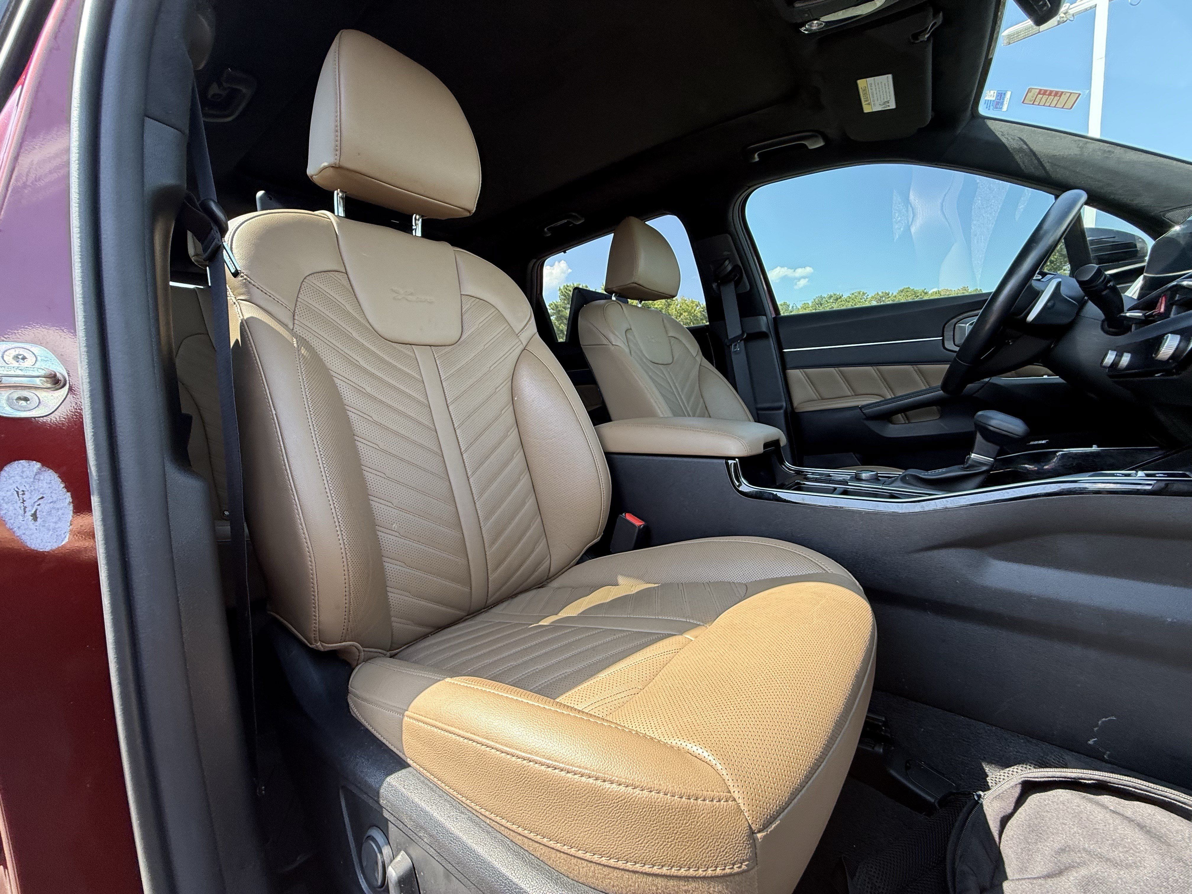 Used 2025 Kia Sorento SX Prestige w/ Olive Brown Leather Package AWD/4WD image 37