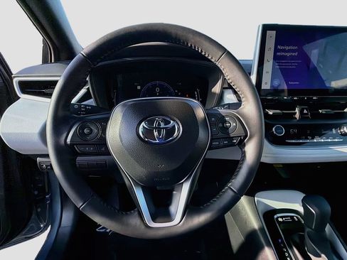 Used 2025 Toyota Corolla SE w/ SE Premium Package FWD image 10