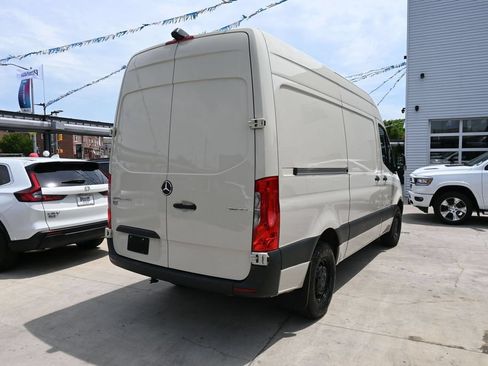 Used 2024 Mercedes-Benz Sprinter 2500 image 7