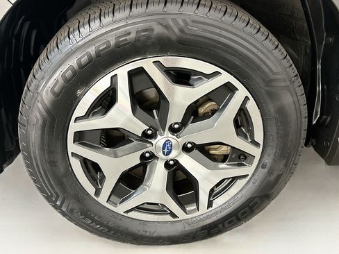 Used 2024 Subaru Forester Premium AWD/4WD image 11