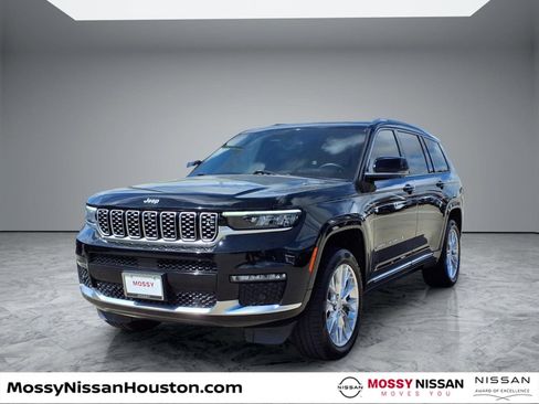 Used 2021 Jeep Grand Cherokee L Summit w/ Advanced Protech Group IV AWD/4WD image 4