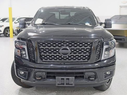 Used 2018 Nissan Titan SV w/ SV Convenience Package image 8