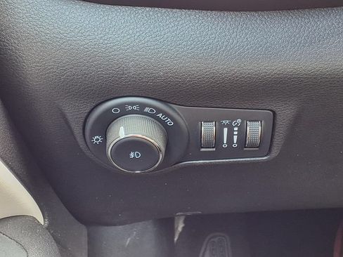 Used 2025 Jeep Compass Limited AWD/4WD image 19