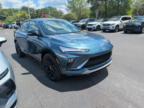 Used 2024 Buick Envista Sport Touring w/ Convenience II Package FWD image 1