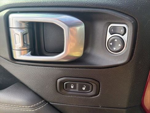 Used 2021 Jeep Wrangler Unlimited Sahara w/ Uconnect 4C Nav & Sound Group AWD/4WD image 20
