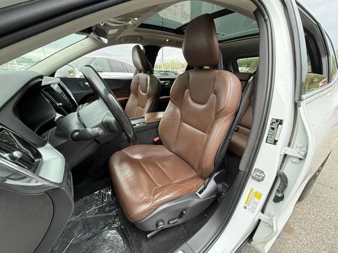 Used 2018 Volvo XC60 T5 Momentum w/ Convenience Package AWD/4WD image 22