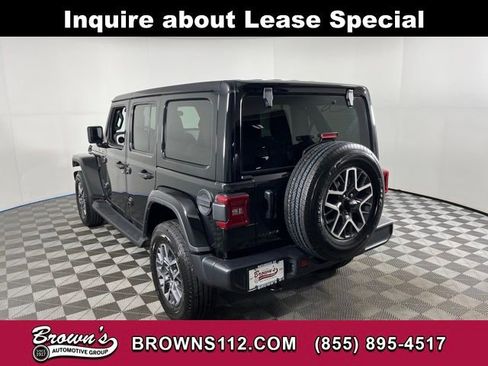 Used 2026 Jeep Wrangler Sahara image 5