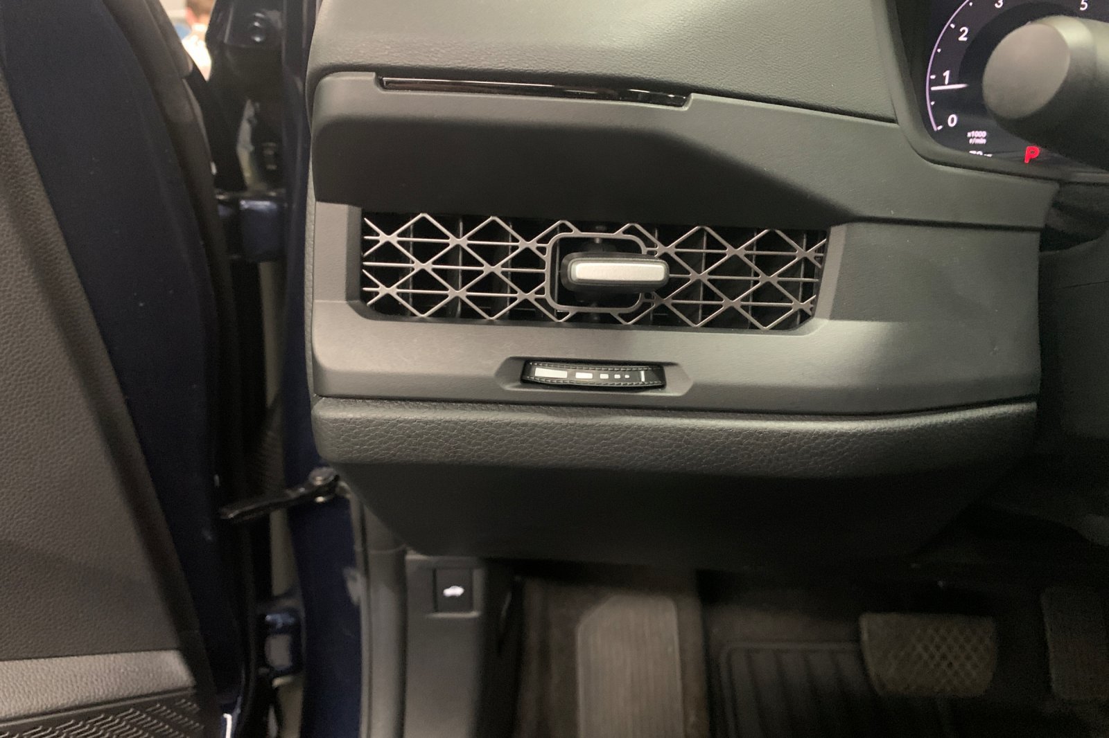 Certified 2025 Honda Accord SE image 30