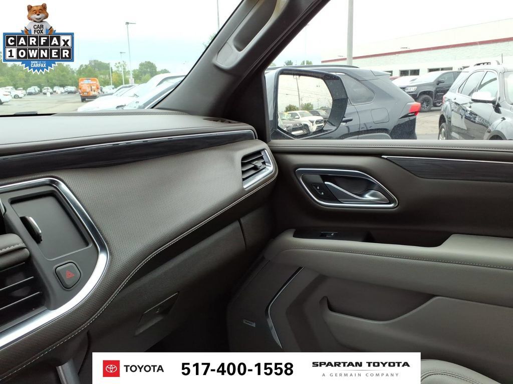 Used 2023 GMC Yukon XL SLT AWD/4WD image 25