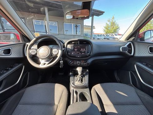 Used 2024 Kia Soul LX FWD image 20