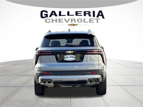 New 2026 Chevrolet Traverse LT w/ Driver Confidence Package image 6