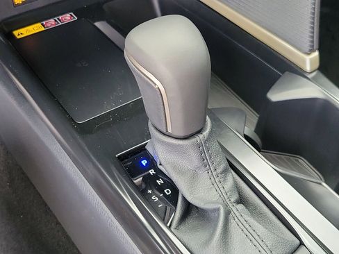 Used 2026 Toyota Camry SE FWD image 28