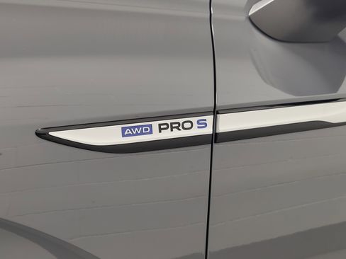 Used 2023 Volkswagen ID.4 Pro S Plus image 4