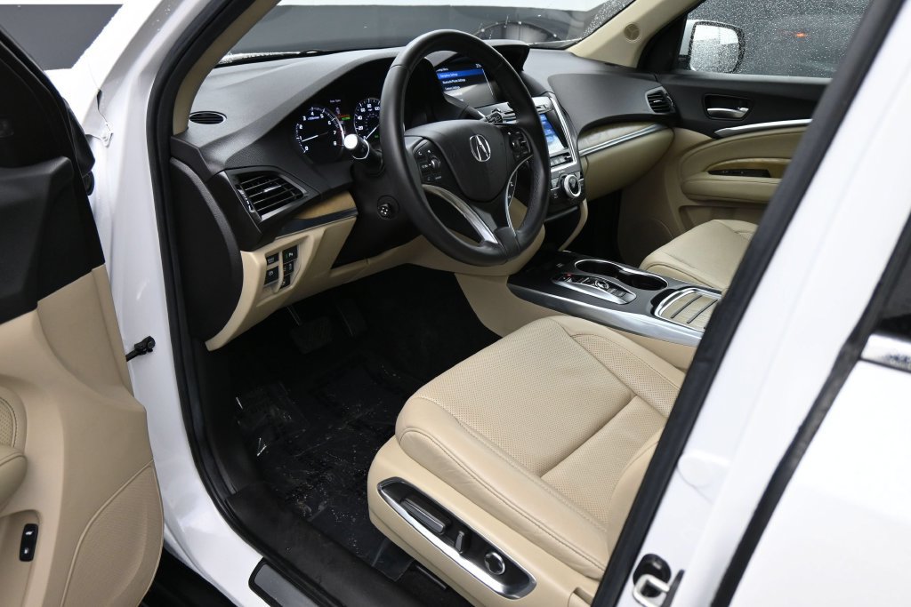 Used 2020 Acura MDX w/ Technology Package FWD image 2