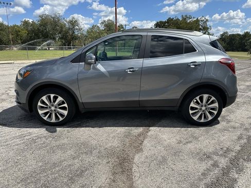 Used 2019 Buick Encore Preferred image 2