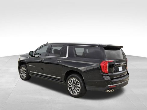 Used 2024 GMC Yukon XL Denali Ultimate image 3