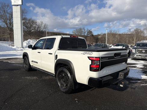 Used 2024 Nissan Frontier SV w/ Hardbody Edition image 7