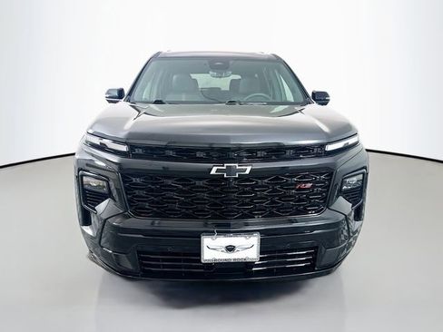 Used 2024 Chevrolet Traverse RS image 2
