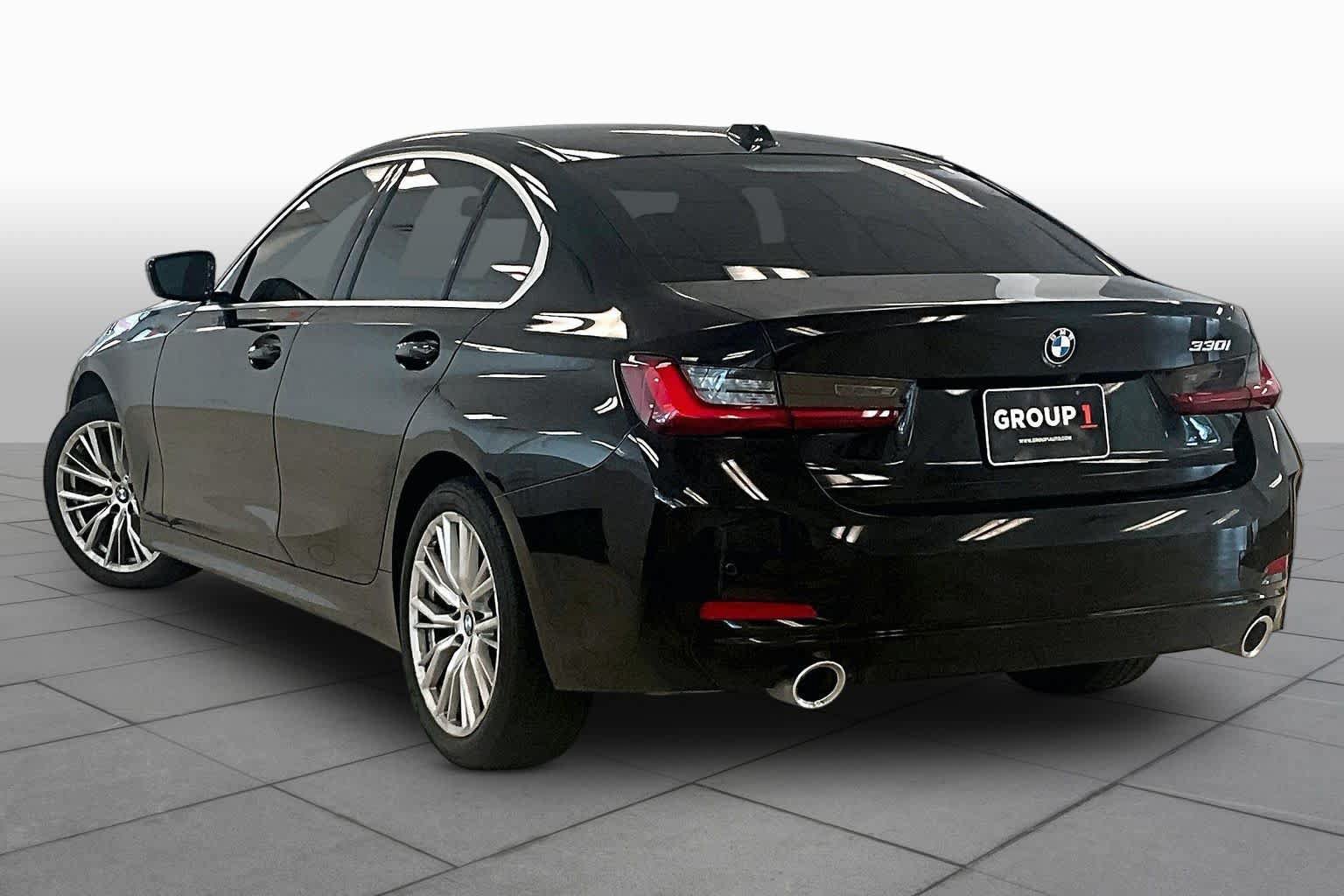 Used 2024 BMW 330i Sedan w/ Premium Package RWD image 10