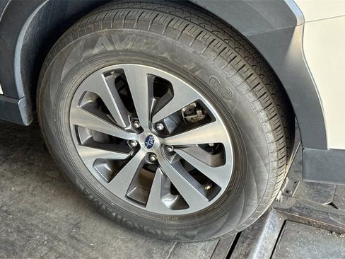 Used 2025 Subaru Outback Premium image 9