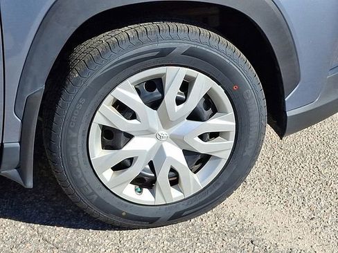 Used 2022 Toyota Corolla Cross L image 11