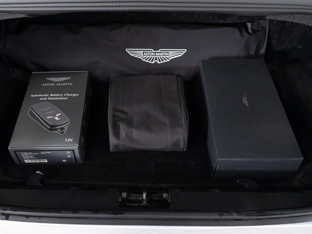 Used 2025 Aston Martin Vanquish RWD image 39