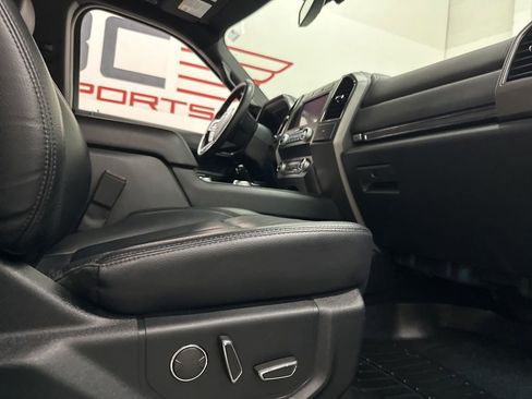 Used 2019 Ford Expedition XLT w/ Equipment Group 202A AWD/4WD image 60