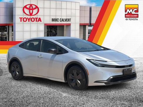 Used 2025 Toyota Prius LE FWD image 7