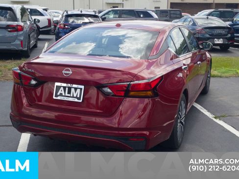 Used 2025 Nissan Altima 2.5 SV FWD image 6