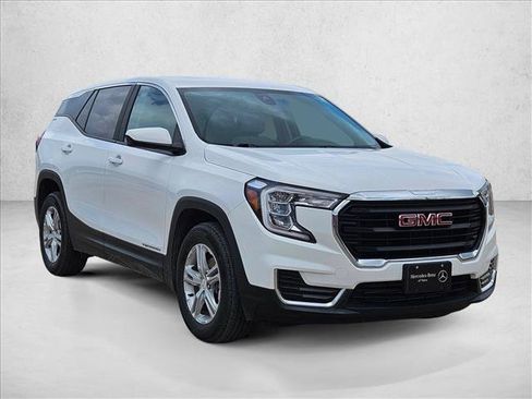 Used 2023 GMC Terrain SLE FWD image 3