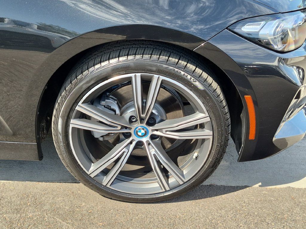 Used 2024 BMW 330e xDrive w/ Convenience Package AWD/4WD image 27