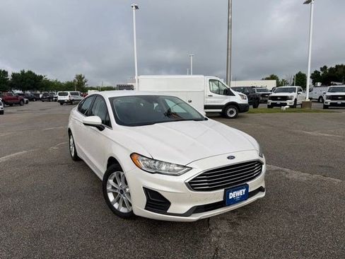 Used 2020 Ford Fusion SE FWD image 2