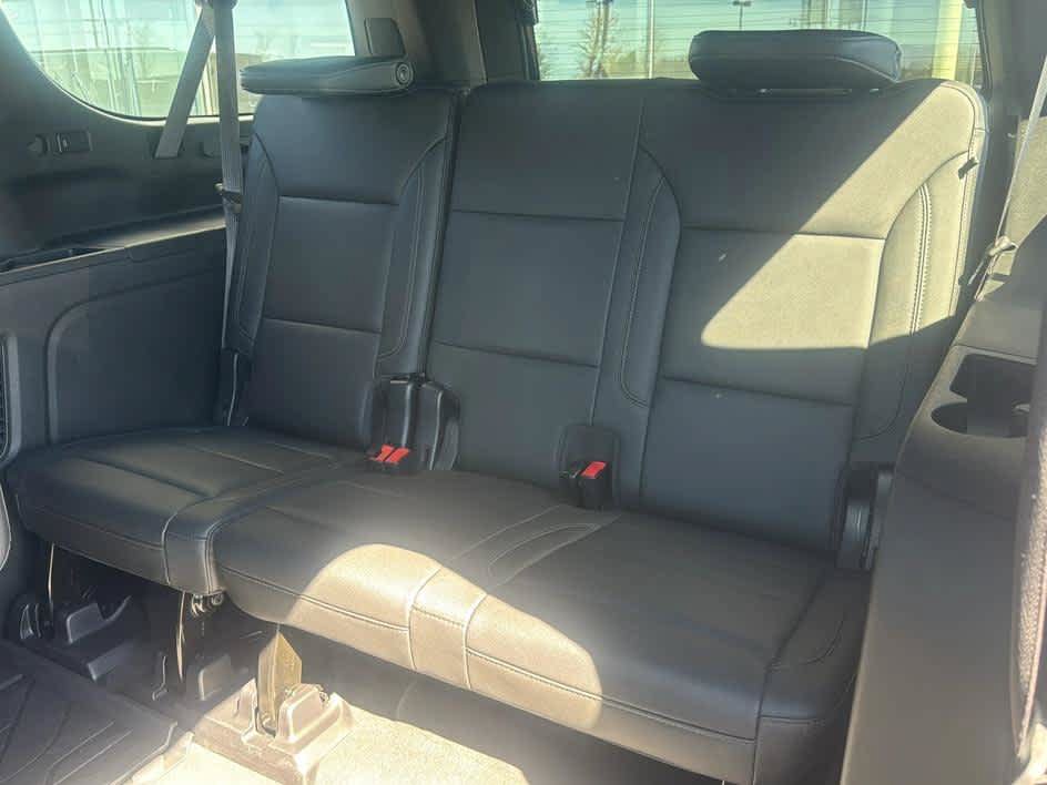 Used 2021 Chevrolet Suburban Z71 w/ Rear Media and Nav Package AWD/4WD image 17