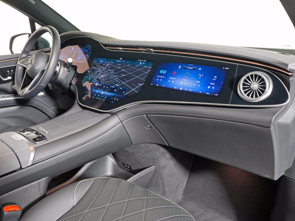 Certified 2025 Mercedes-Benz EQS 580 4MATIC SUV image 16