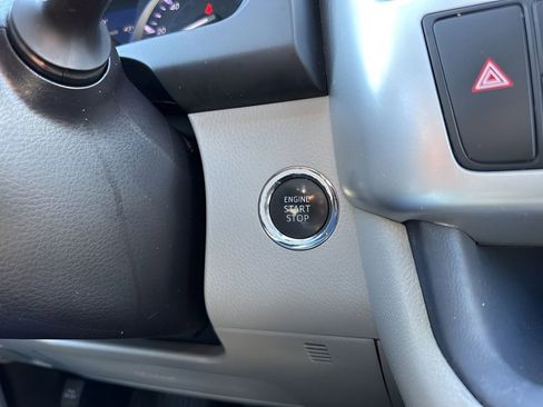 Used 2018 Toyota Highlander image 25