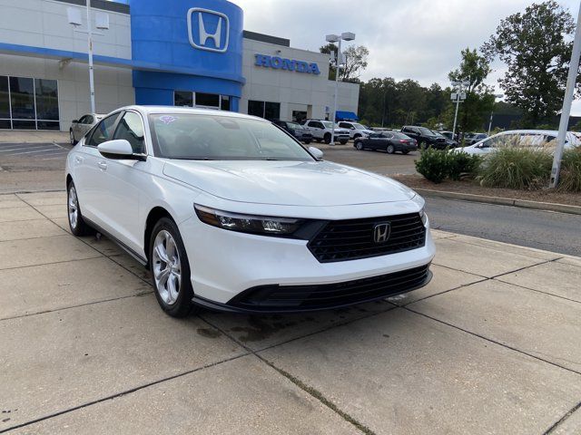 Used 2023 Honda Accord LX image 2