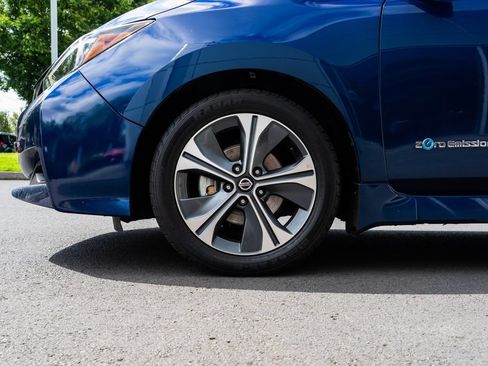 Used 2018 Nissan Leaf SL w/ SL Technology Package FWD image 7