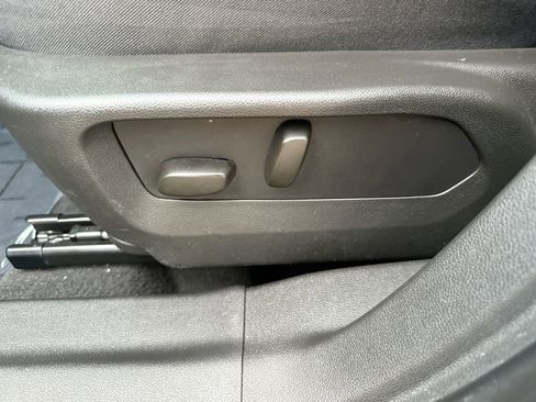 Used 2023 Buick Envision Essence image 17