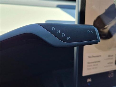 Used 2023 Tesla Model Y Long Range AWD/4WD image 12