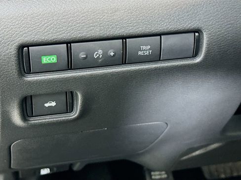 Certified 2025 Nissan Sentra SV w/ Trunk Package FWD image 17