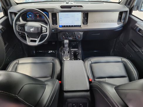Used 2025 Ford Bronco Outer Banks AWD/4WD image 13