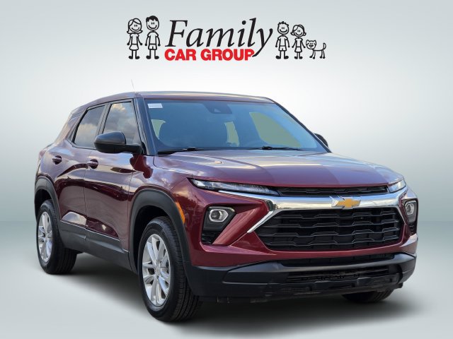 Used 2024 Chevrolet TrailBlazer LS w/ LS Convenience Package FWD image 2