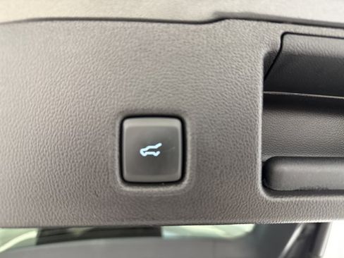 Used 2025 Ford Escape SE FWD image 28